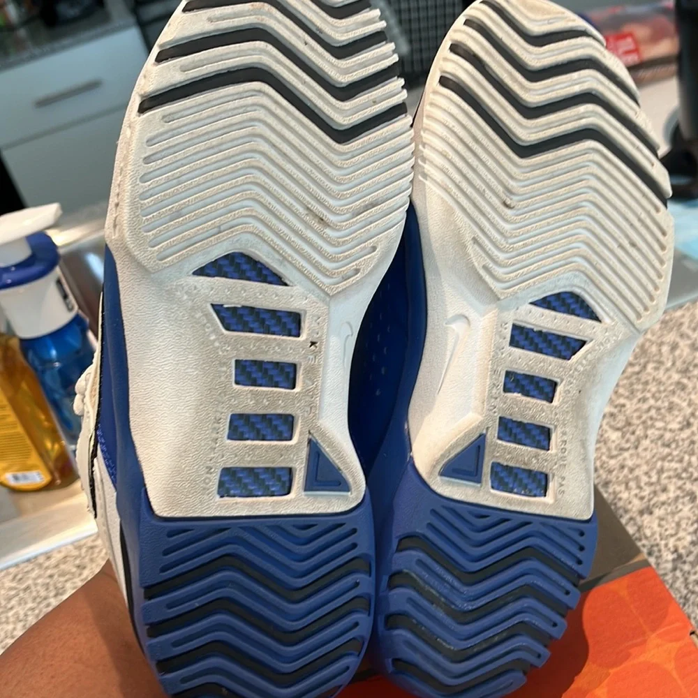 LeBron Air Generation Low - Picture 3 of 3